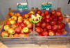 Apfelverkauf im Hofladen
